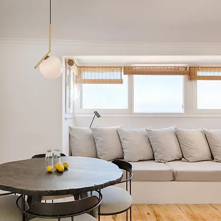 Romantic Gem In Graca Lisbona